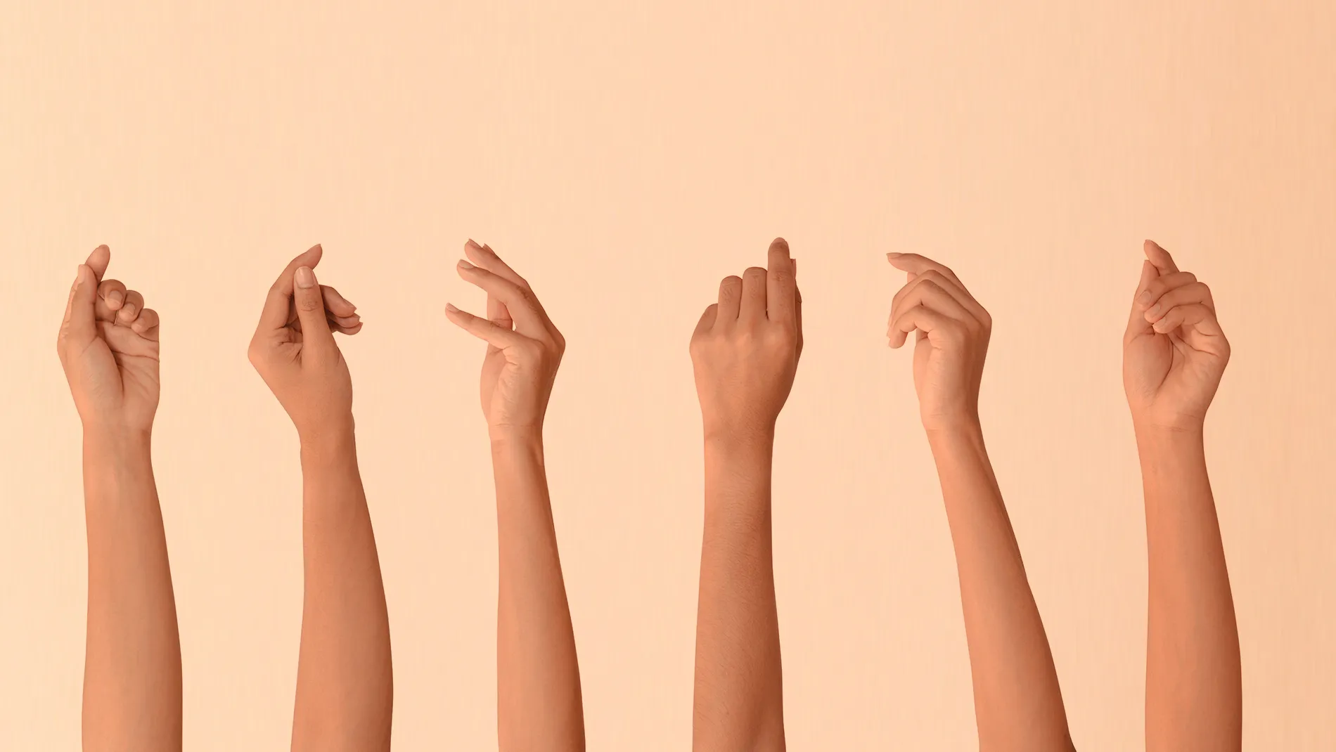 Illustration des mains avant et apr&egrave;s un rajeunissement des mains en m&eacute;decine esth&eacute;tique.